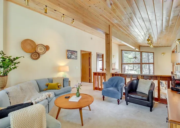 Holiday home Spacious With Deck - Near Golf *