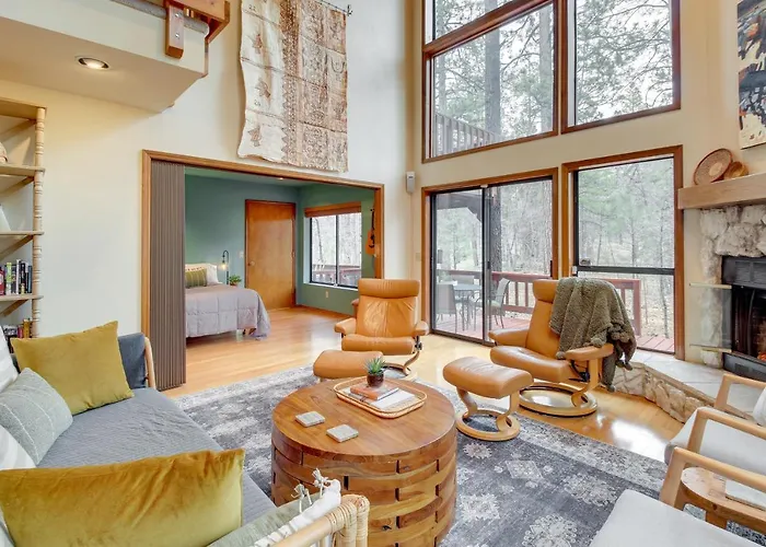 Spacious With Deck - Near Golf *