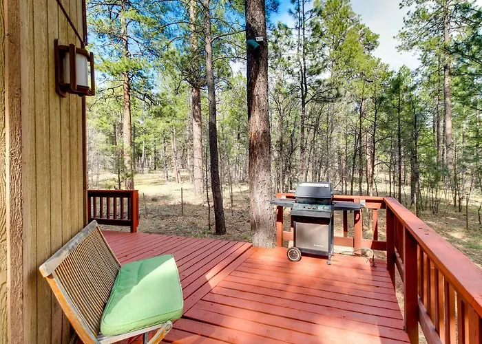 Spacious With Deck - Near Golf Holiday home *