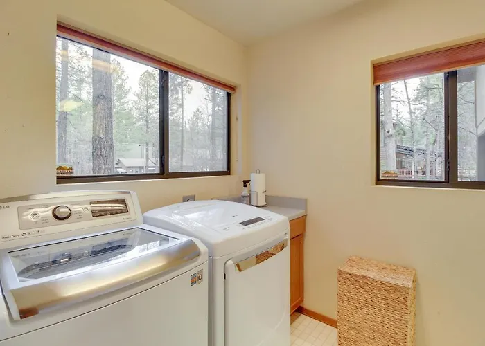 Spacious With Deck - Near Golf