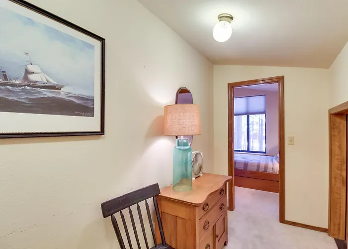 Spacious With Deck - Near Golf